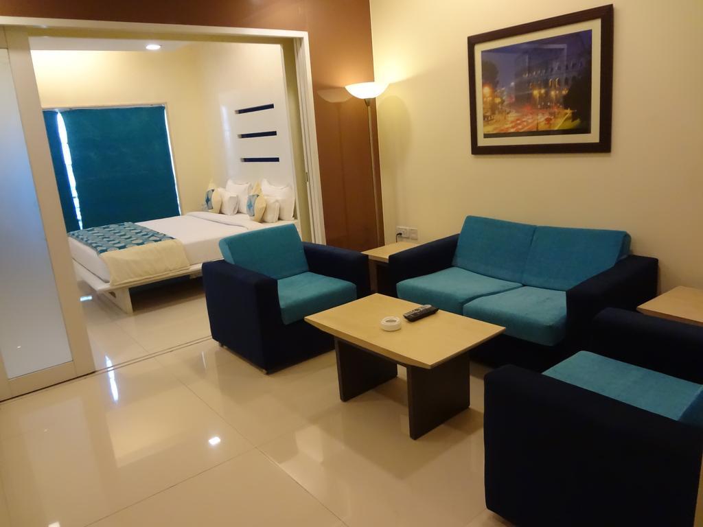 United 21 - Thane Room photo